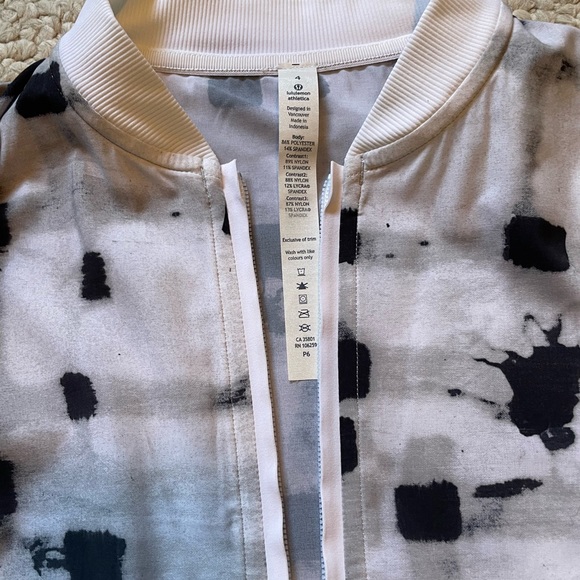 Lululemon Noir Jacket II Ghost Weave, Size 4, Grey, Black and White - Picture 2 of 10